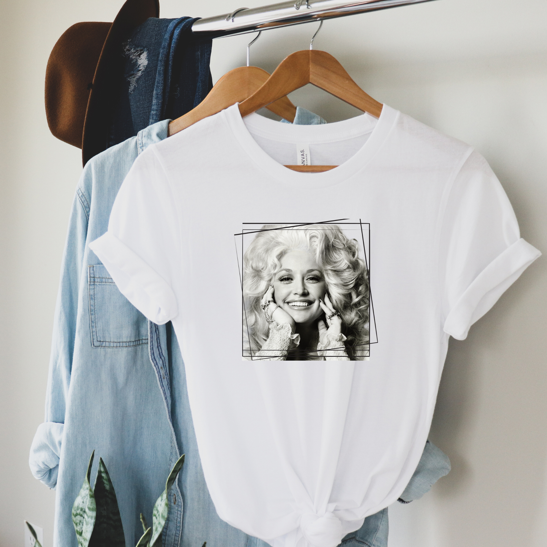 Dolly Portrait Graphic Tee: White / Small